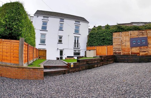 Merthyr Tydfil House | Bike Park Lodge