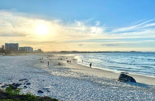 Bilinga Apartment | Bilinga Breeze - Walk to North Kirra Beach and Airport