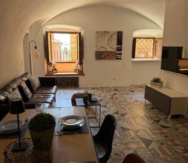 Campiglia Marittima Apartment | Bilocale vista mare nel borgo di Campiglia Marittima
