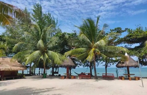 Berakit Cabin | Bintan Brzee Beach in Bintan Island - Bungalow 1