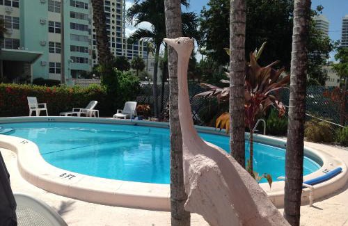 Central Beach Hotel | Birch Patio Motel