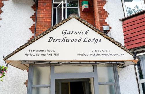 Horley House | Birchwood Lodge With Holiday Parking