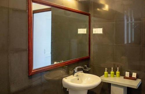 Alawwa Hotel | Birds Park Polgahawela