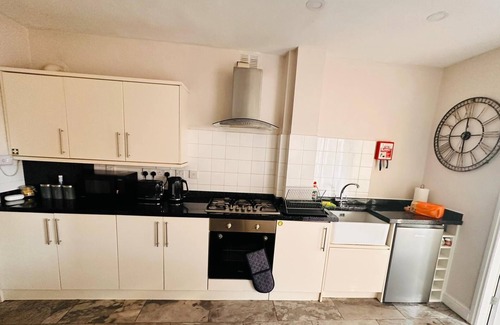 Hall Green Apartment | Birmingham Blissful Apartment With 2 Bedrooms
