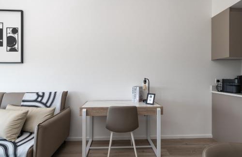 Central Milton Keynes Apartment | Black and White 1 BR Business stays Above MK Train Station