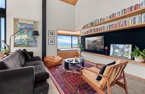 Atawhai House | Black Barn Escape