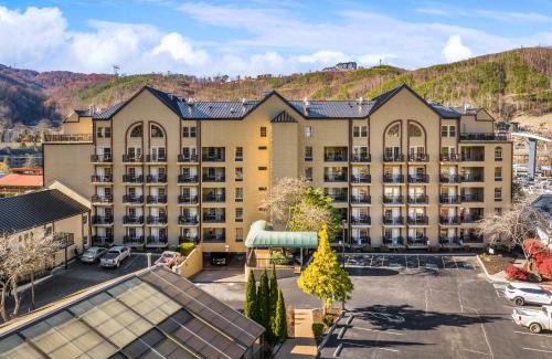 Gatlinburg Hotel | Black Bear Inn & Suites