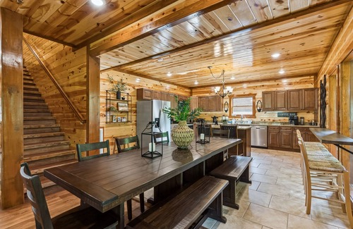 Caton Cabin | Black Bear Splash 6 Bedroom Cabin by RedAwning