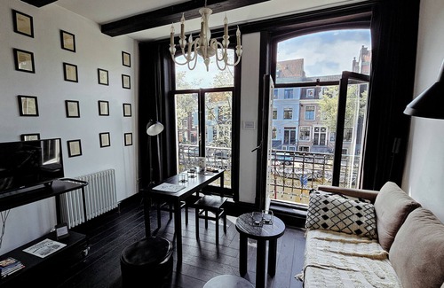 De Weteringschans Bed & Breakfast | Black Beauty amazing apartment in the heart of Amsterdam