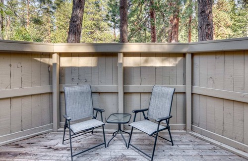 Black Butte Ranch Apartment | Black Butte Ranch Lodge Room 024