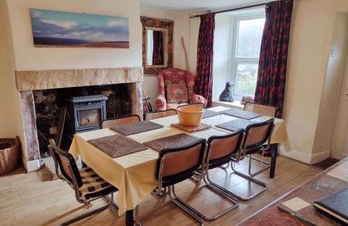 Eastgate House | Black Dog House