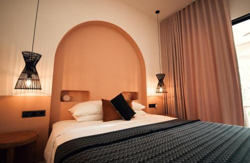 Angulugaha Apartment | Black Honey