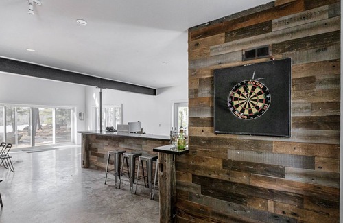 Torrance Cottage | Black Lake Lodge Renovated spacious cottage, sleeps 16