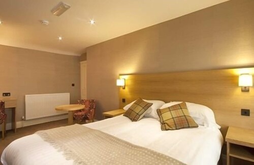 Llanfair Talhaiarn House | Black Lion Hotel