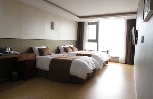 Jocheon Hotel | Black Sands Hotel