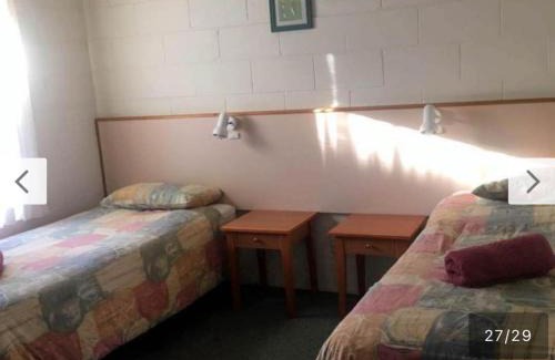 Lakes Entrance Apartment | Black Swan Motel inn