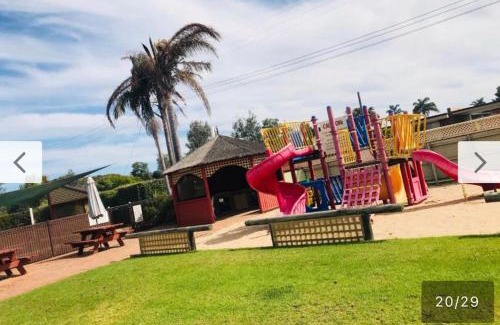 Lakes Entrance Apartment | Black Swan Motel inn