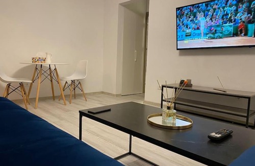 Brasov Apartment | Black& White apartment