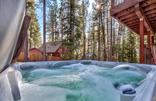 Tahoe Paradise House | Blackfoot Luxury Retreat - Hot Tub Pool Table Pets Deck