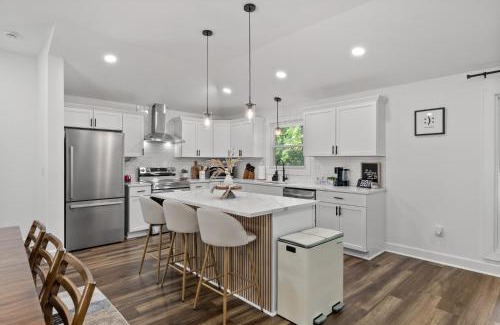 Clarksville House | Blackwood Ridge By Bertin - 1221 Beverly Hills Dr