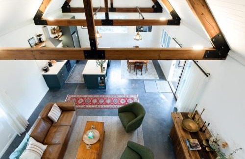 Evandale Apartment | Blackwood Tree Barn Conversion with Parking & Wifi