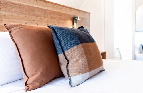 Evandale Apartment | Blackwood Tree Barn Conversion with Parking & Wifi