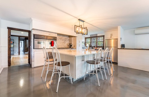 Woodbury House | Blackwoods Old Country Home 5 Bedroom Home by RedAwning
