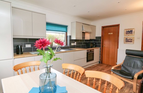 Bethania House | BLAENYWAWR, family friendly, country holiday cottage in Aberaeron