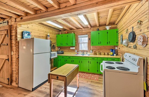 Blairsville Cabin | Blairsville Cabin w/Fire Pit, 7 Mi to Dtwn!