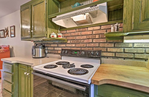 Briar Crest Woods House | Blakeslee Hideaway w/Lake Access: 3 Mi to Ski!
