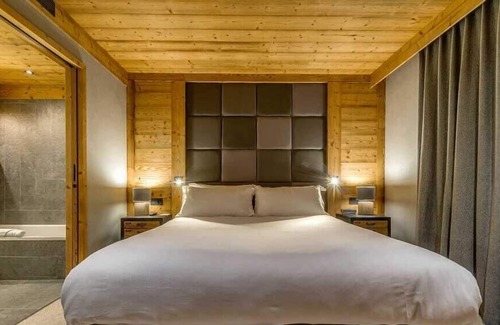 Val-d'Isere Apartment | Blazing Sunflower Apartment with Fancy Interiors