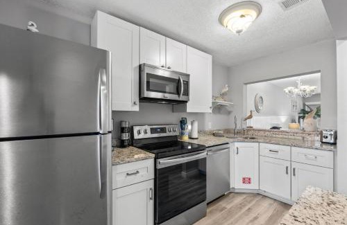 Crescent Beach Apartment | Blessed by the Sea - Crescent Beach - Free Daily Activities home