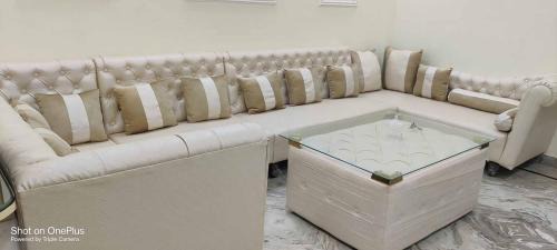 Mohangarh Villa | Blessing's Home Stay 5 Bedrooms Luxury Villa Exquisite 5 Bedroom Villa Ideal Family Home Stay with Spacious Living