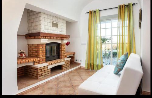 Faro House | BLife Moustachya private rooms