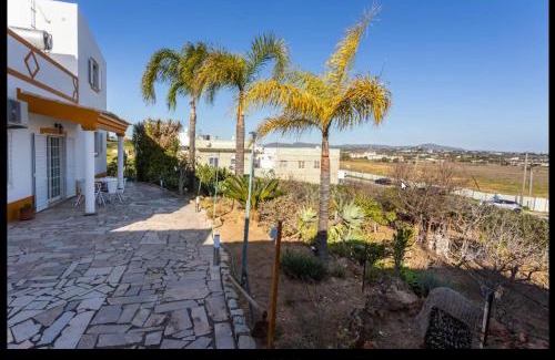 Faro House | BLife Moustachya private rooms