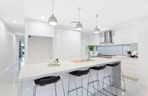 Surfers Paradise Villa | Bliss On Paradise Island