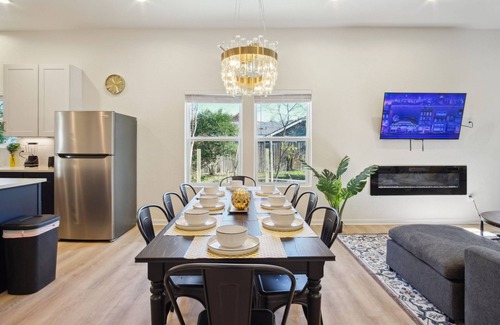 Downtown San Antonio House | Blissful 5BR 3BA Haven Near Riverwalk Downtown