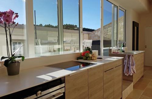 Villeseque-des-Corbieres Apartment | Blissful Stay in Mandourelle
