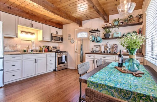 Pine Cove Cabin | Blissfully Wild - with Hot Tub & pets are welcome