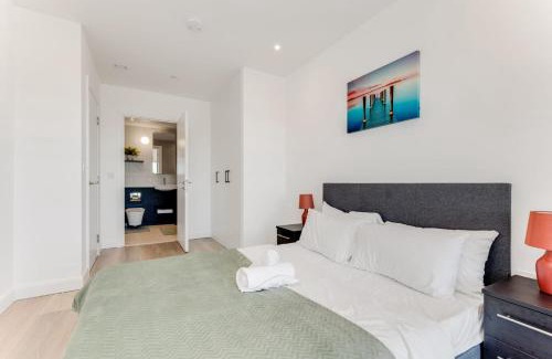 Docklands Apartment | Bloom of Luxury