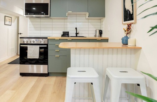 Dovercourt Park House | Bloordale Basement, Cozy and Clean