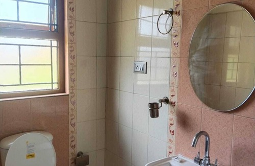 Ooty Hotel | Blossom Spring villa
