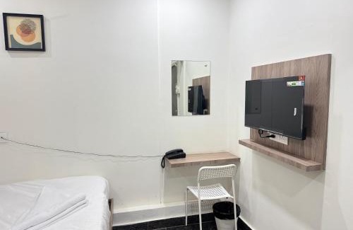 Gachibowli Hotel | Blossom Stays