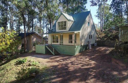 Sawmill Settlement House | Blue Bird Cottage