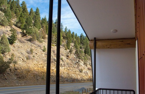 Idaho Springs Cabin | Blue Cabin in Idaho Springs