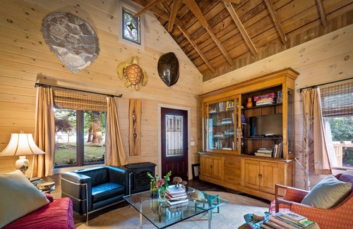 Mentone Cottage | Blue Crest Cottage-steps to downtown Mentone