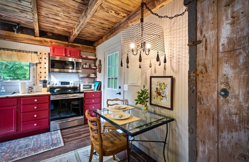 Mentone Cottage | Blue Crest Cottage-steps to downtown Mentone