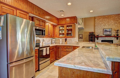 Canyon Lake Condo | Blue Diamond Retreat by RedAwning