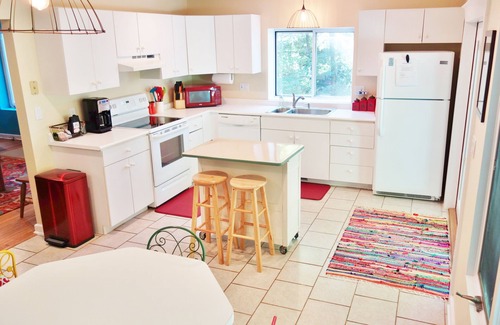 Sawyer Cottage | Blue Door Cottage steps from Warren Dunes State Park in charming Harbor Country