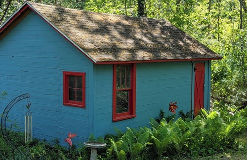 Sawyer Cottage | Blue Door Cottage steps from Warren Dunes State Park in charming Harbor Country